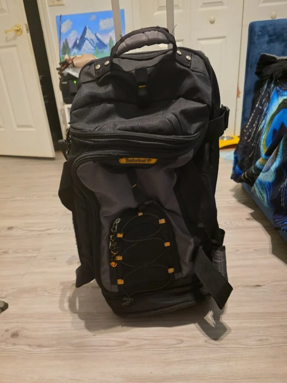 Timberland rolling luggage bag - Black, sturdy, large compartments